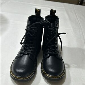 Dr. Martens Black Leather Boots unisex brand new condition size 2